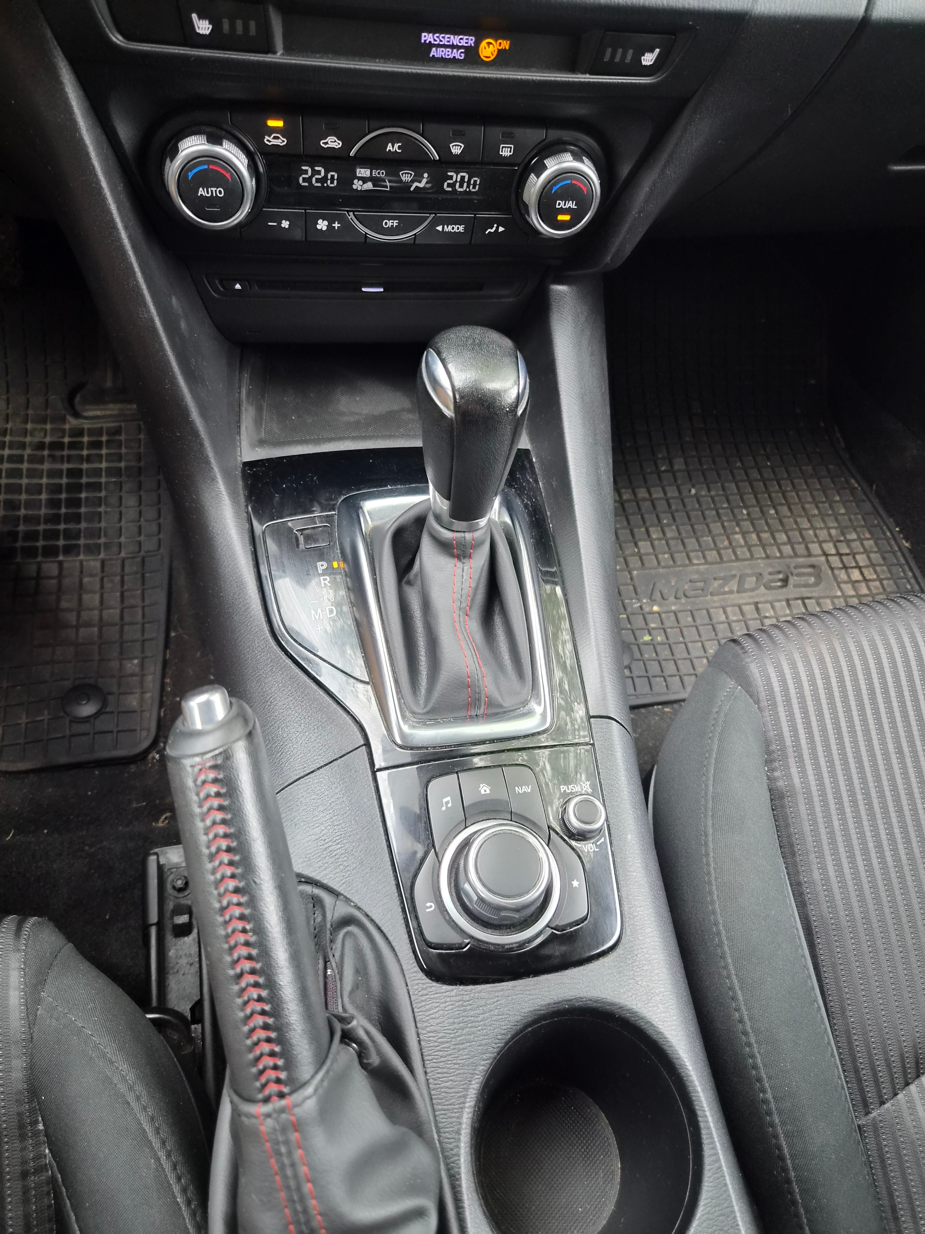 Mazda 3 Sport 2.2 SKYACTIV-D Automatisk 2015, bild 7/8