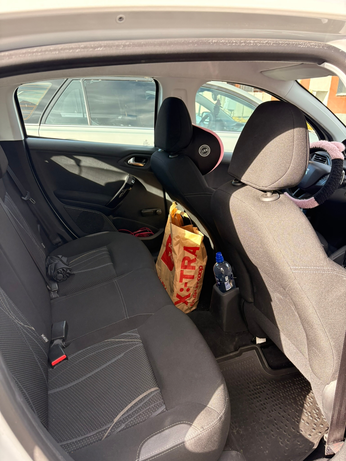 Peugeot 208 5-dörrar 1.4 e-HDi 68 8v EGS 2015, bild 4/5