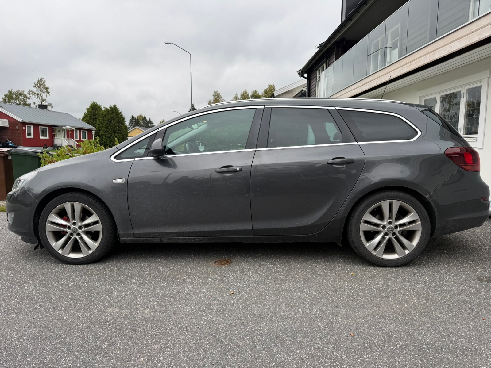 Opel Astra 2011, bild 2/9