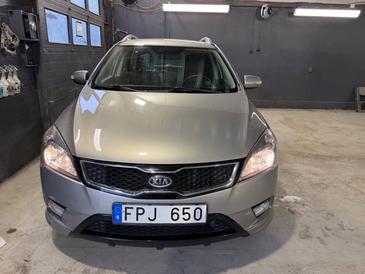 Kia Ceed cee'd_sw 1.6 CRDi ECO Euro 5 2012, bild 2/10