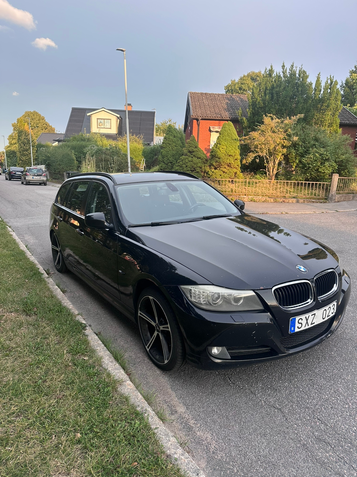 BMW 320 d Touring Manuell 2011, bild 2/7