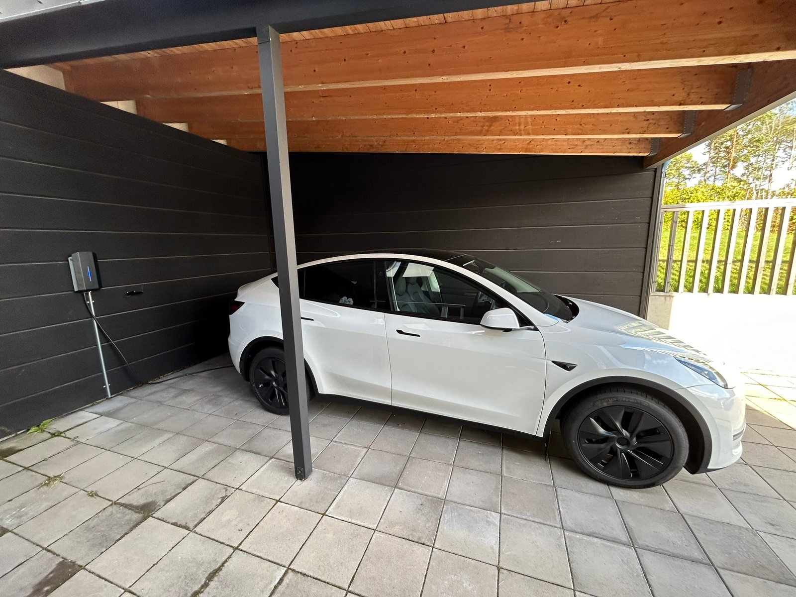 Tesla Model Y Long Range AWD 2024, bild 2/2