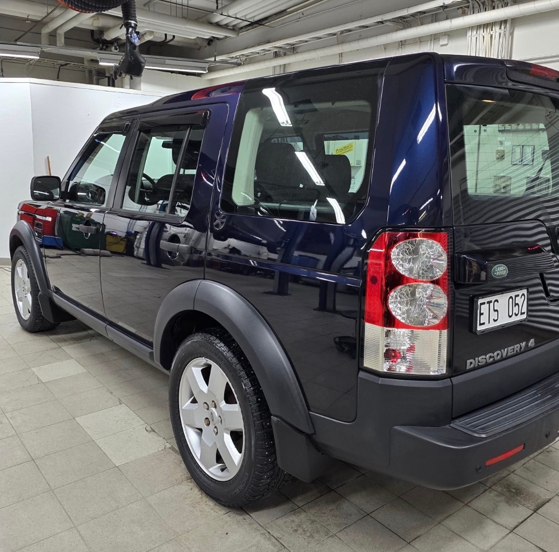 Land Rover Discovery 4 3.0 TDV6 S 2011, bild 3/4