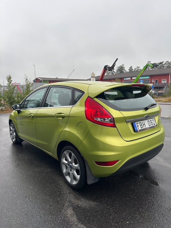 Ford Fiesta 5-dörrar 1.25 82hk Manuell 2011, bild 6/10