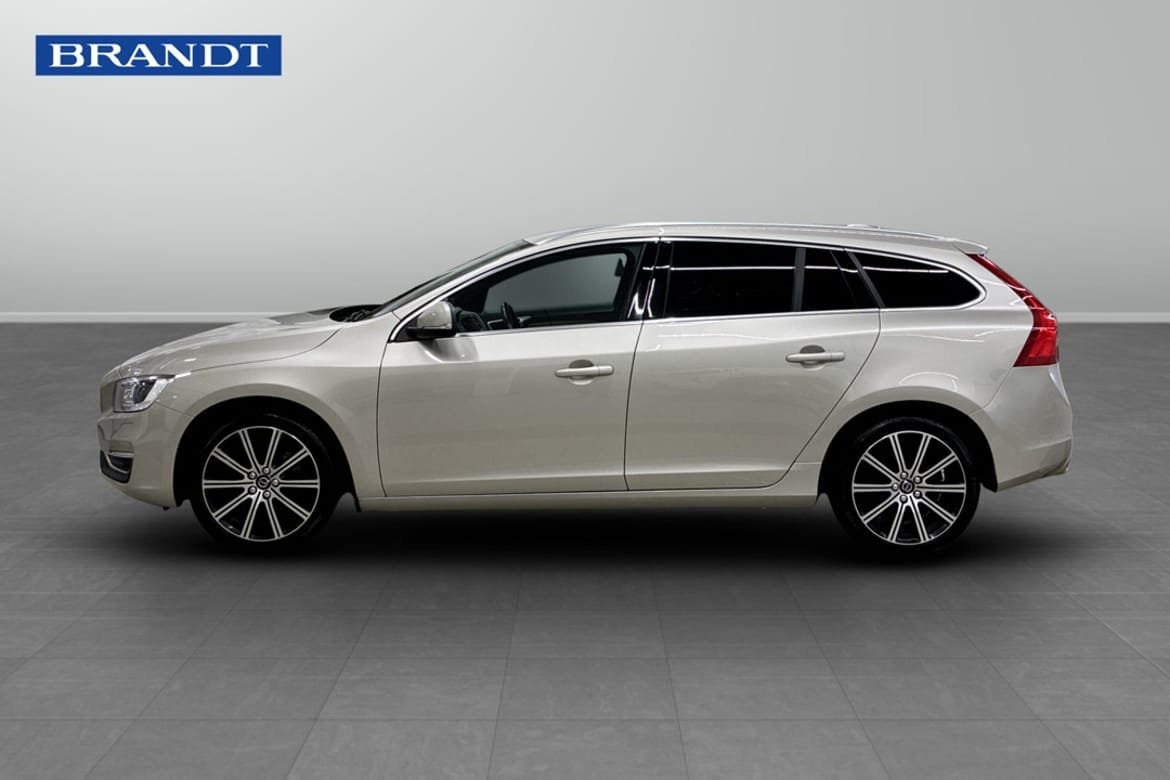 Volvo V60 D4 AWD Classic Summum 2018, bild 3/9