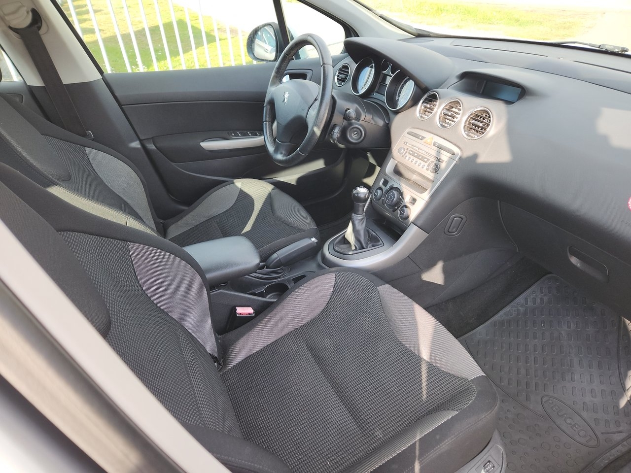 Peugeot 308 2008, bild 4/6