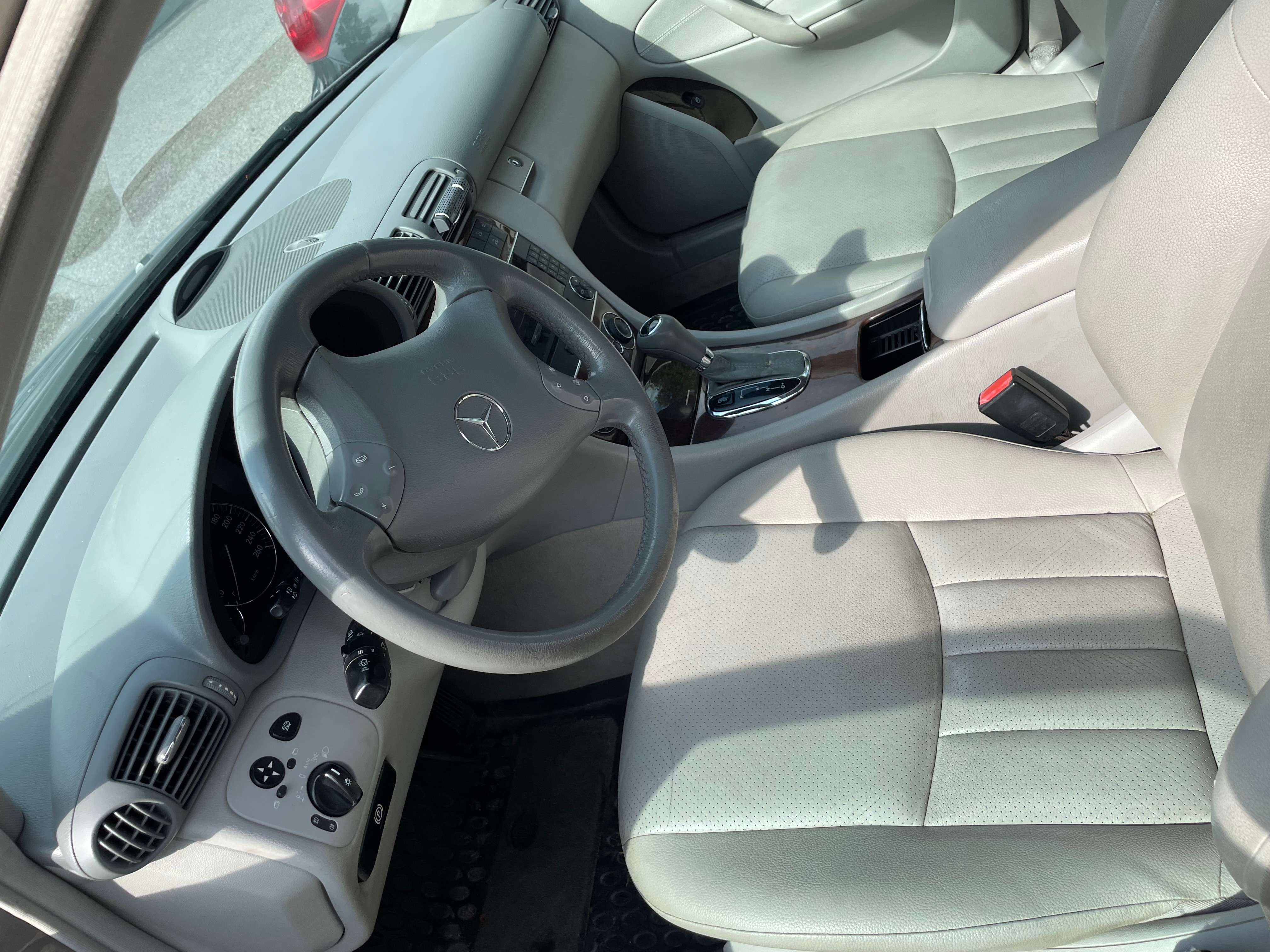 Mercedes-Benz C 2006, bild 4/6
