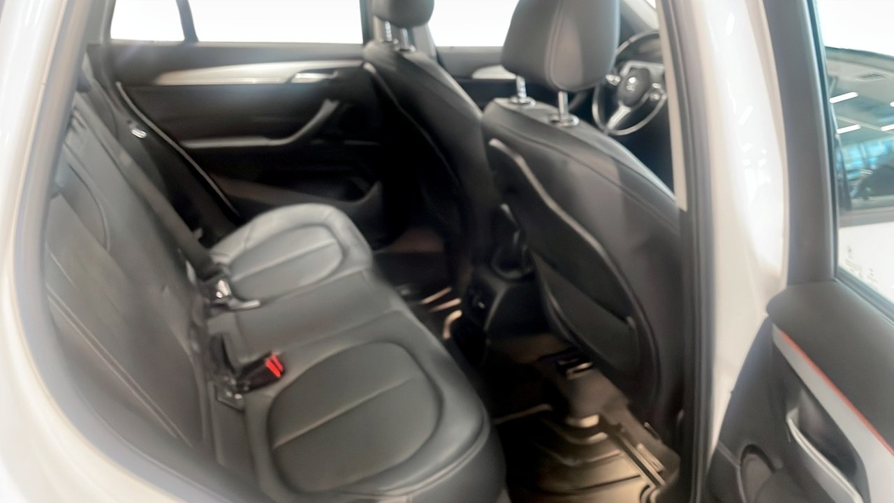BMW X1 xDrive18d 2016, photo 5/9