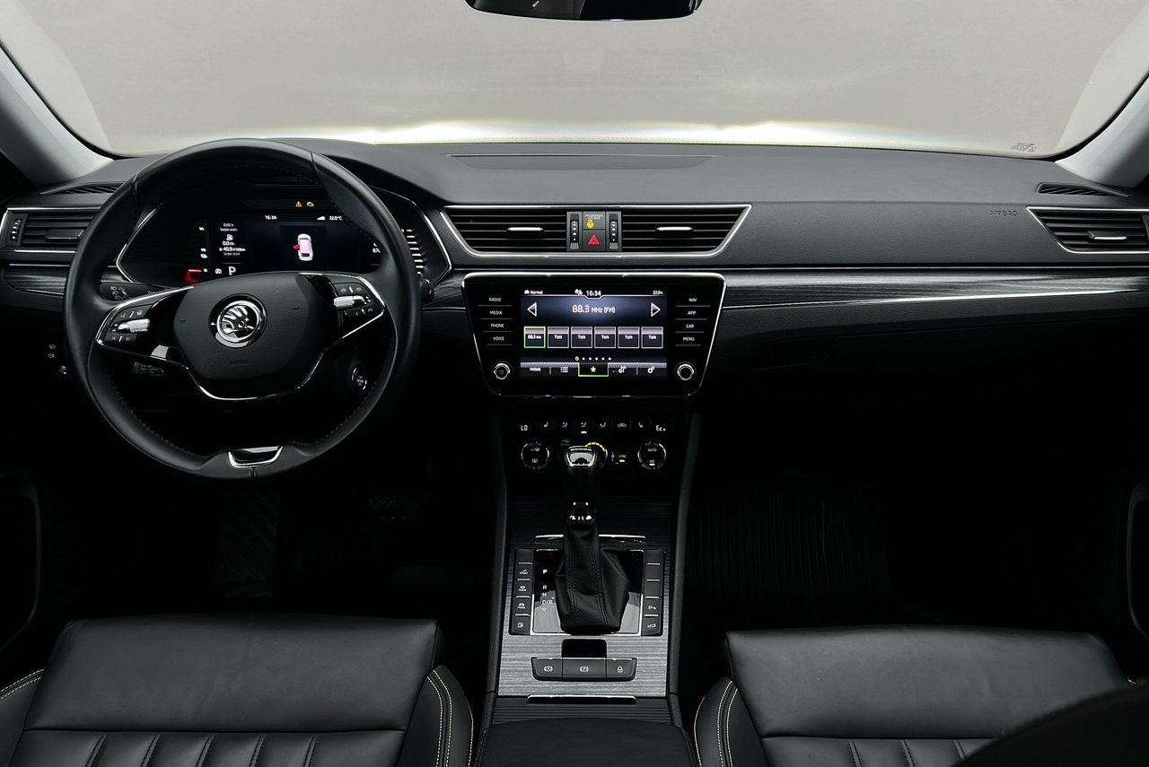 Skoda Superb 2023, kuva 6/10