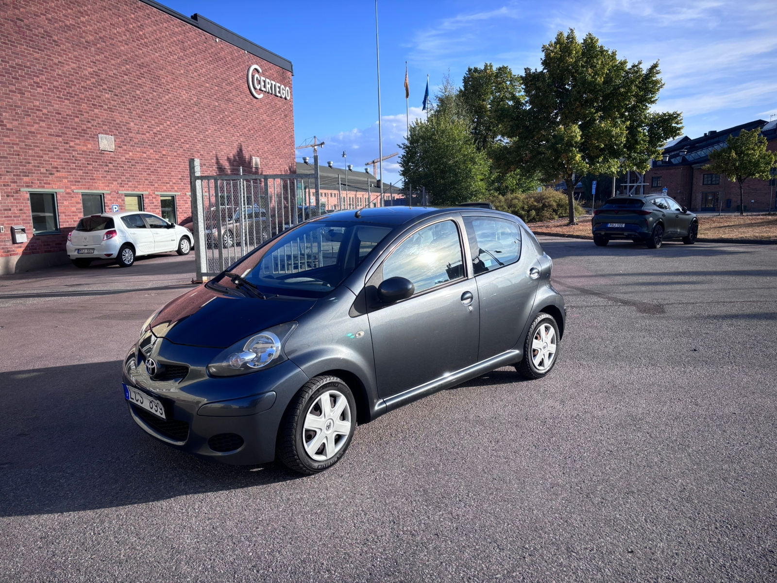 Toyota Aygo 5-dörrar 1.0 VVT-i Manuell 2010, bild 2/4