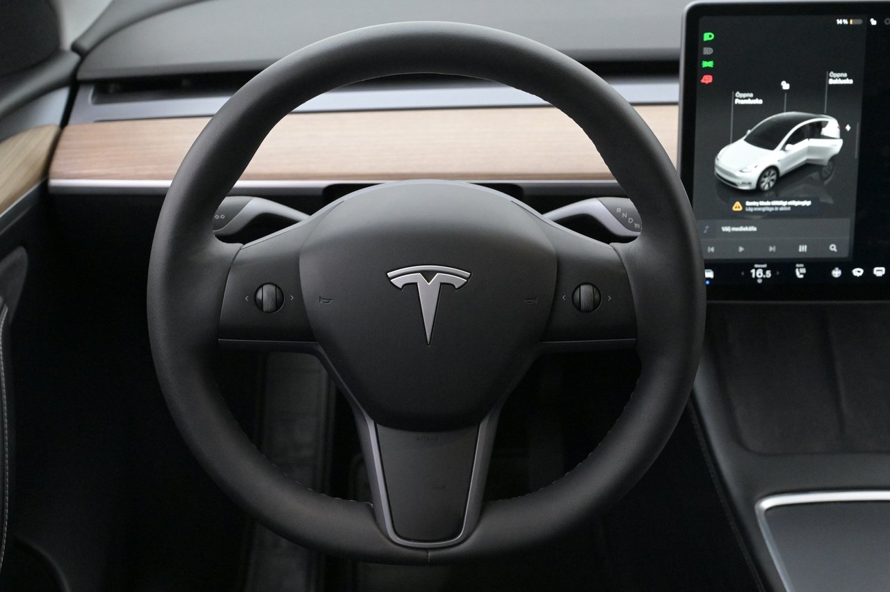 Tesla Model Y Long Range AWD Autopilot 2023, bild 7/10