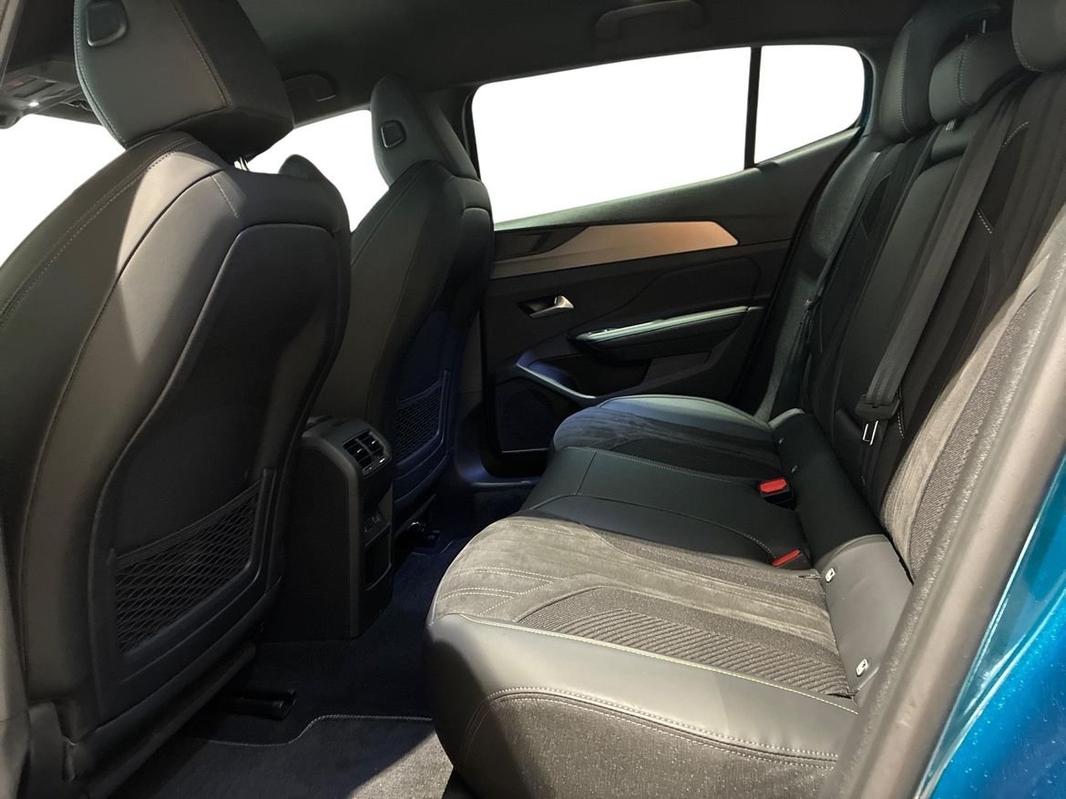 Peugeot 408 GT PureTech 130 A 5-d 2024, photo 6/16