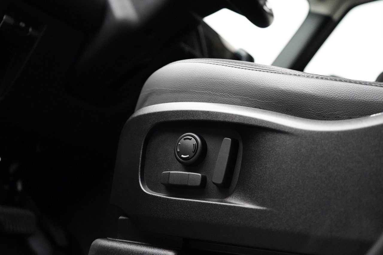 Land Rover Defender 2023, kuva 7/10