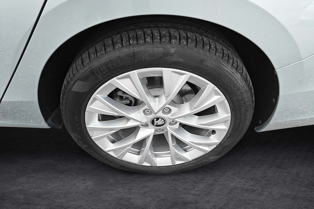 Skoda Superb 2025, kuva 4/10