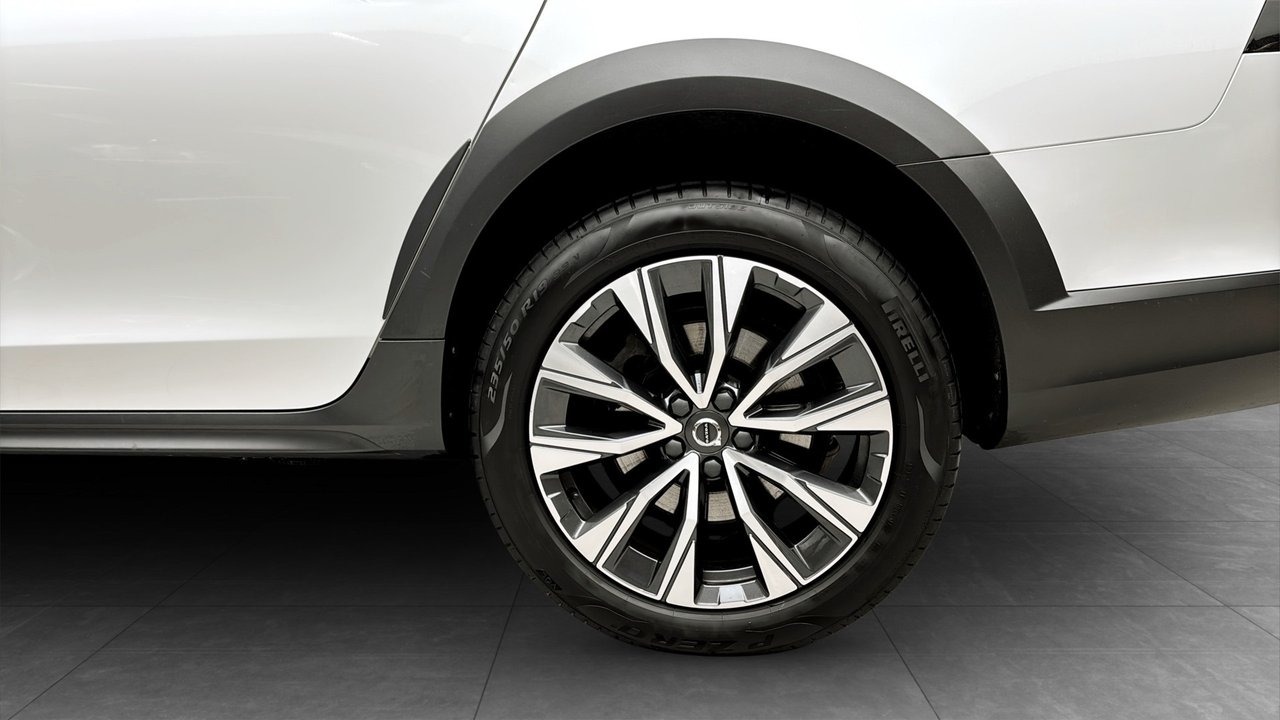 Volvo V90 Cross Country 2023, photo 6/10