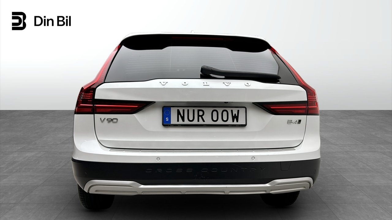 Volvo V90 Cross Country 2023, photo 5/10