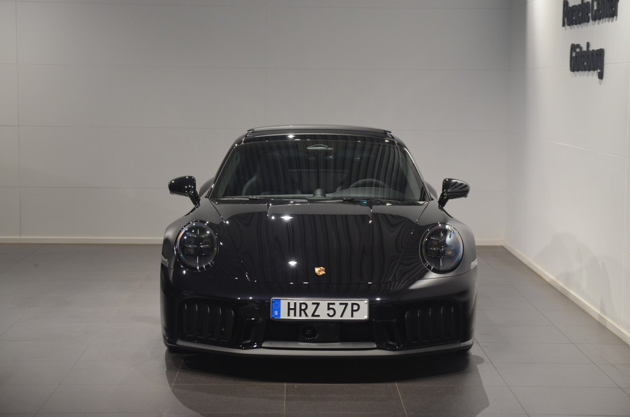 Porsche 911 Carrera 4 GTS 2026, photo 3/10