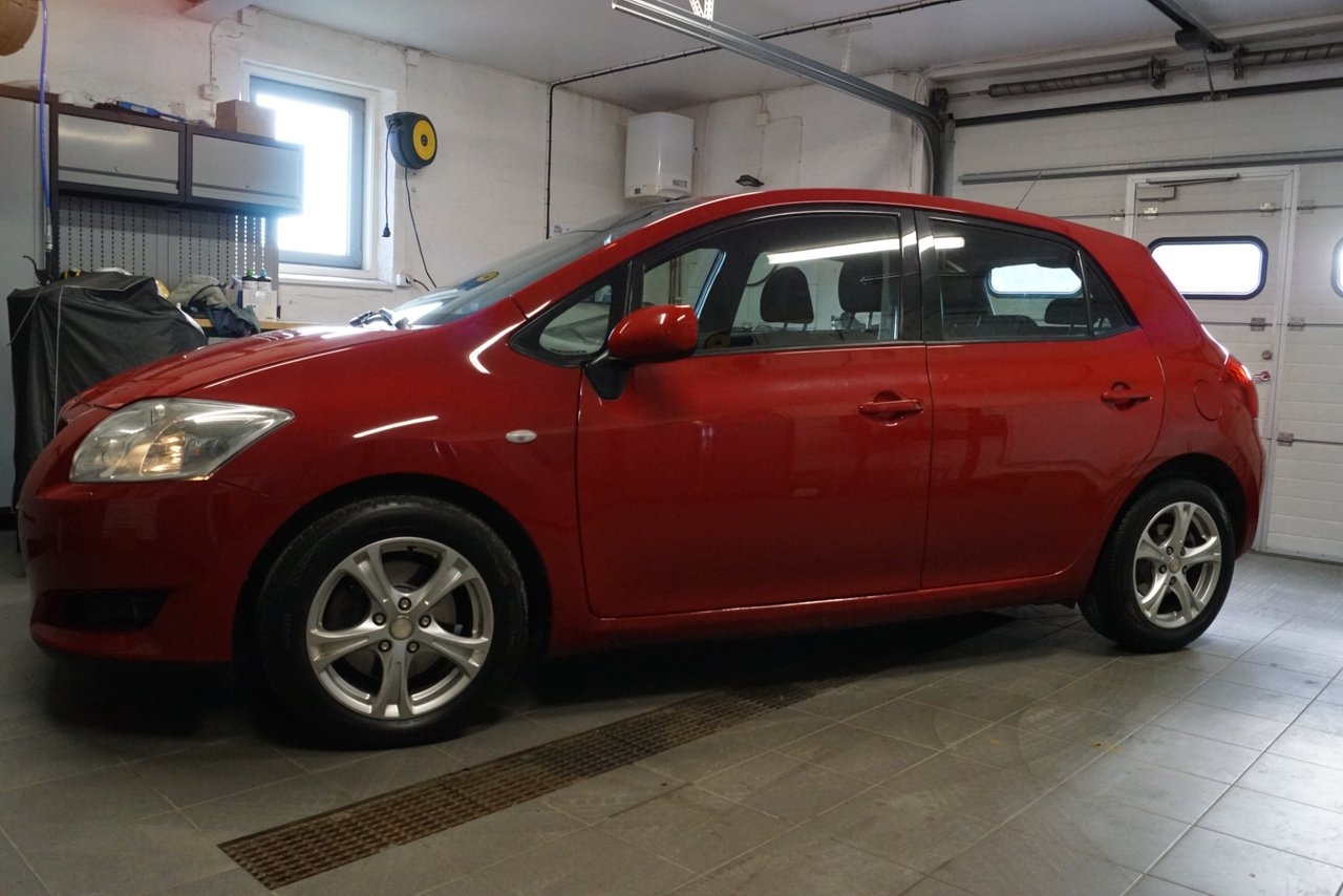 Toyota Auris 5-dörrar 2.0 D-4D Euro 5 2007, kuva 5/10