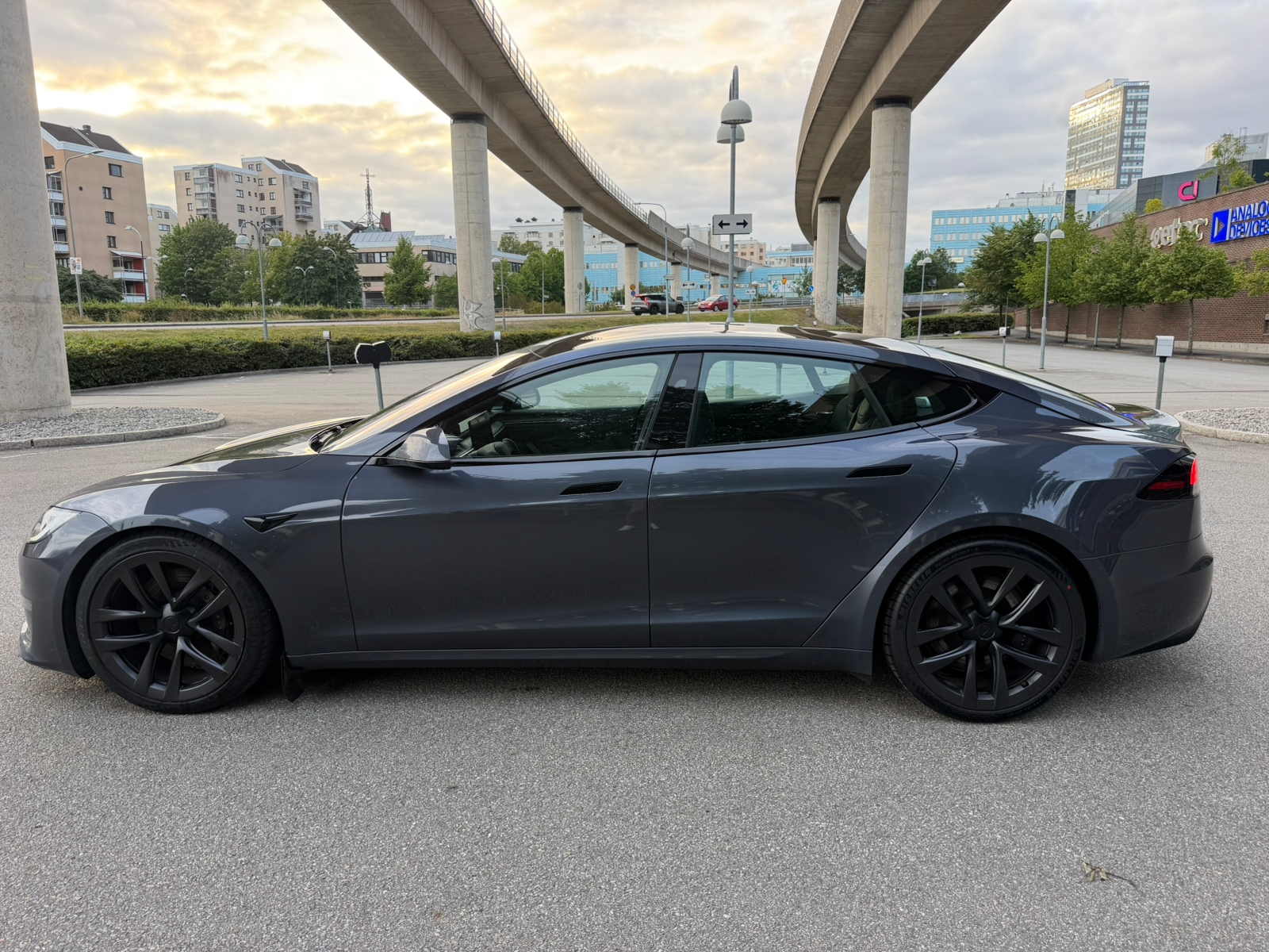 Tesla Model S MOMS 2024, bild 2/9