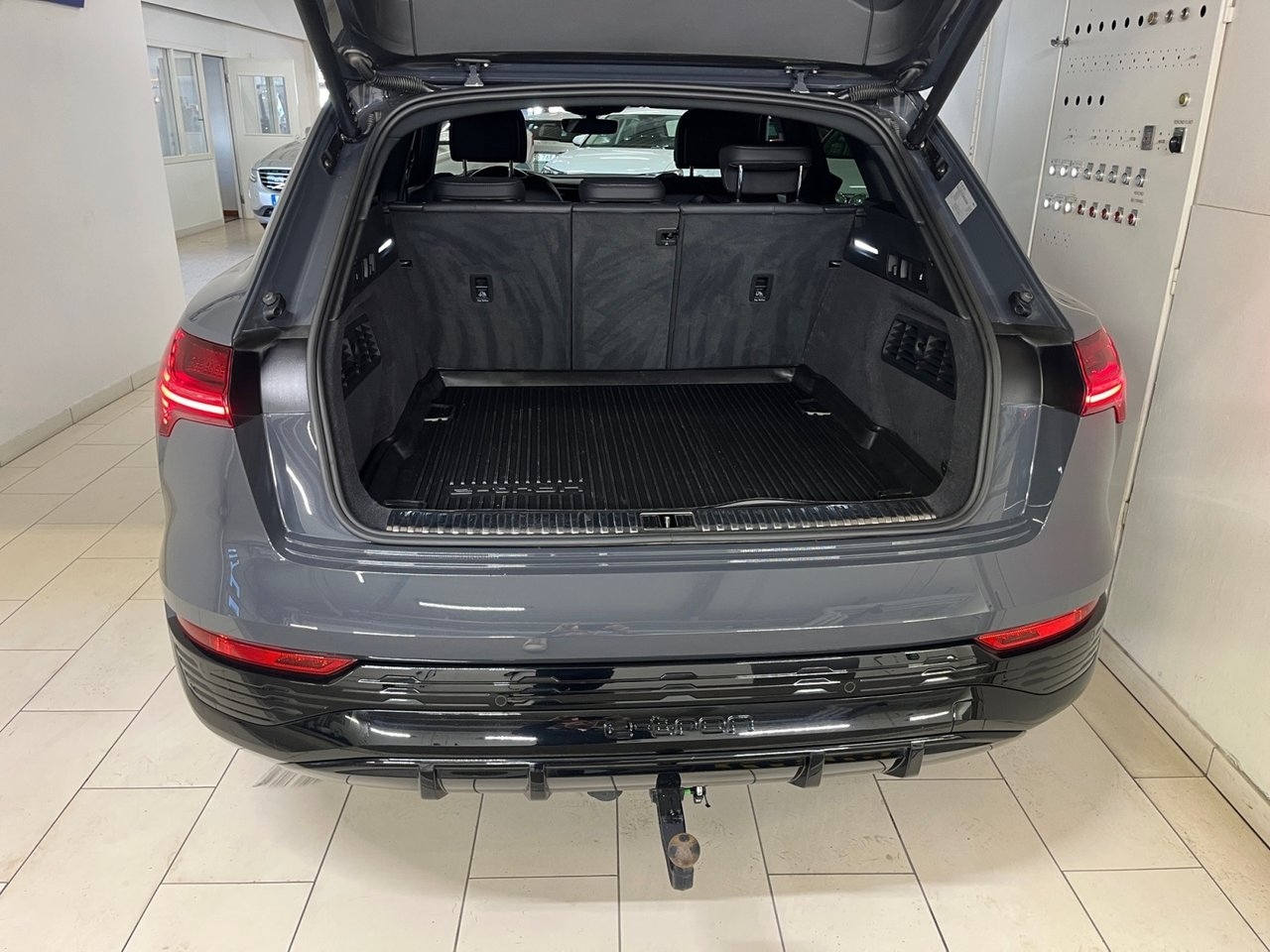 Audi Q8 55 e-tron quattro, 408hk/S-line 2024, photo 7/7