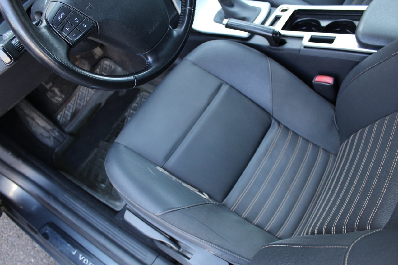 Volvo S40 2.0D Momentum Euro 4 2010, bild 7/8