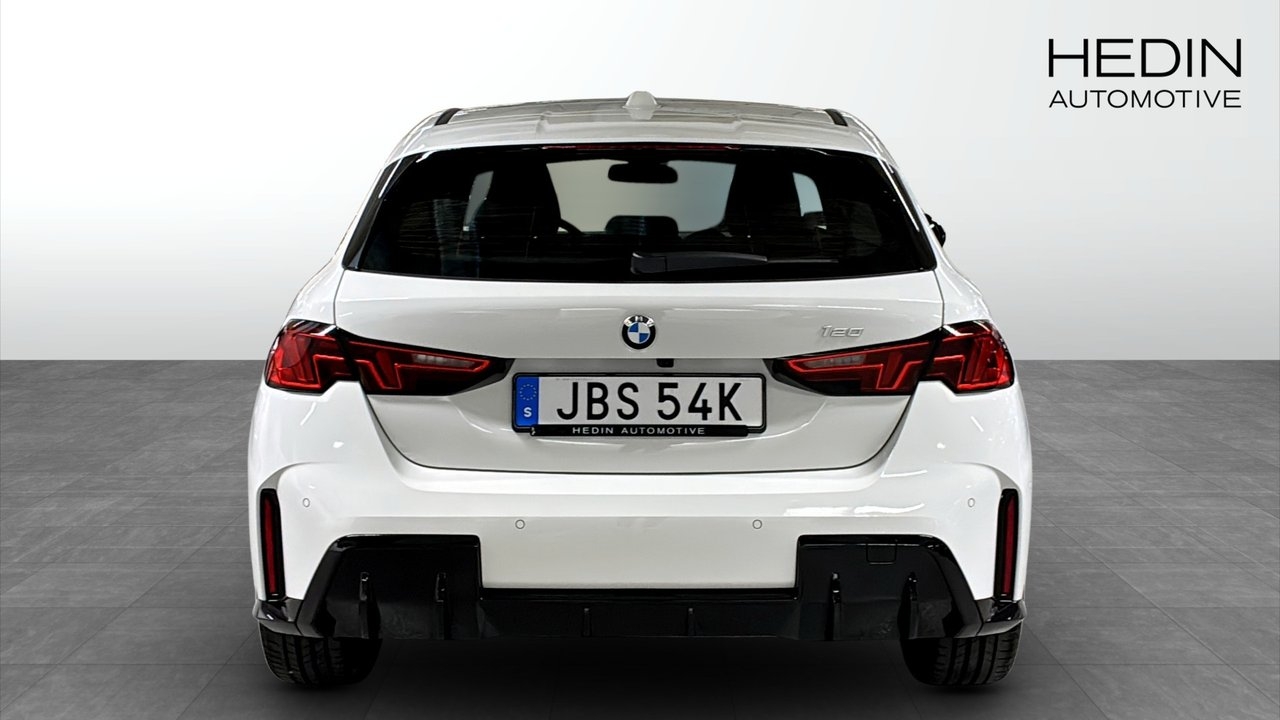BMW 120 2026, kuva 7/9