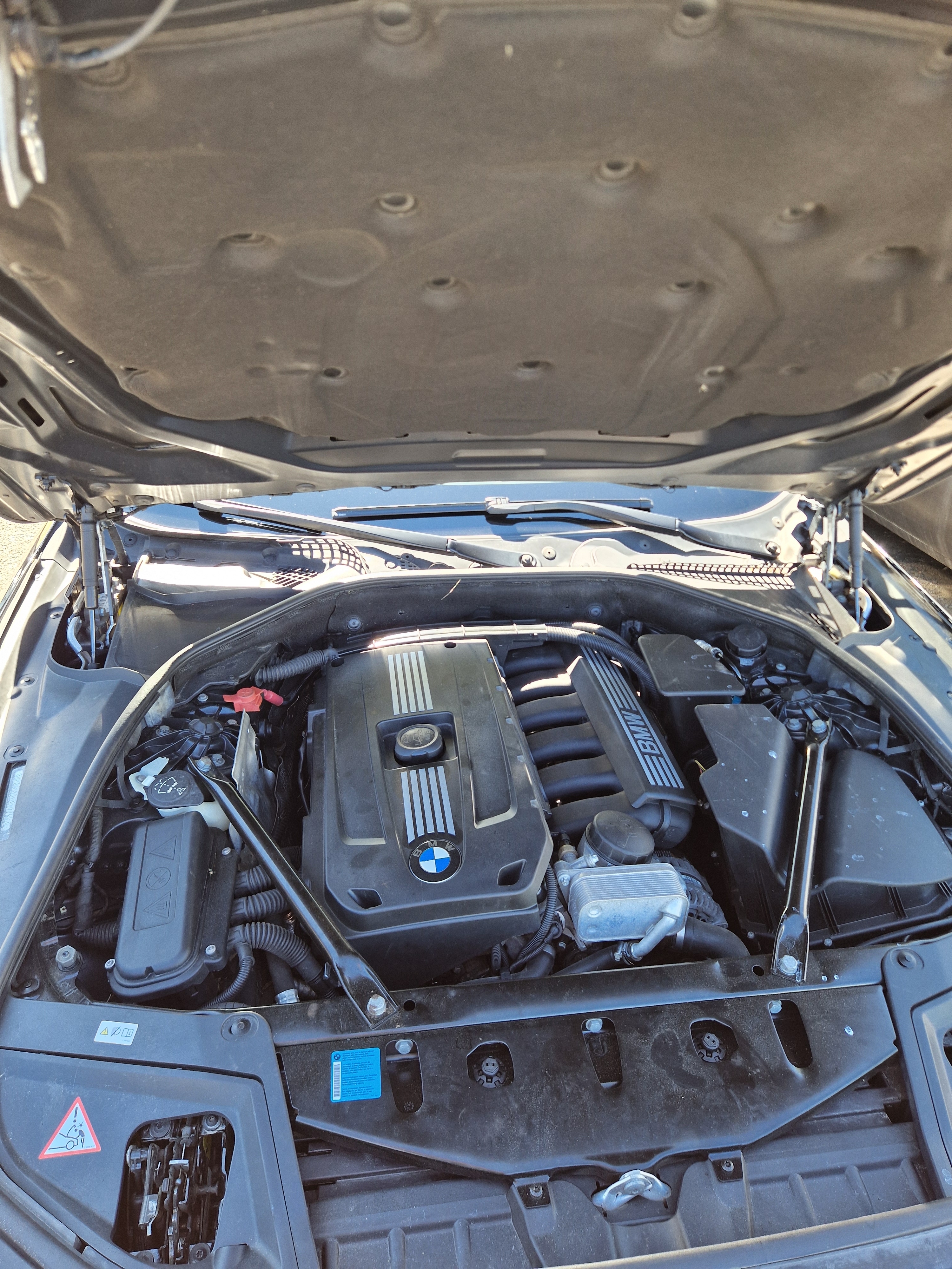 BMW 528 i Sedan Steptronic 2010, photo 2/11