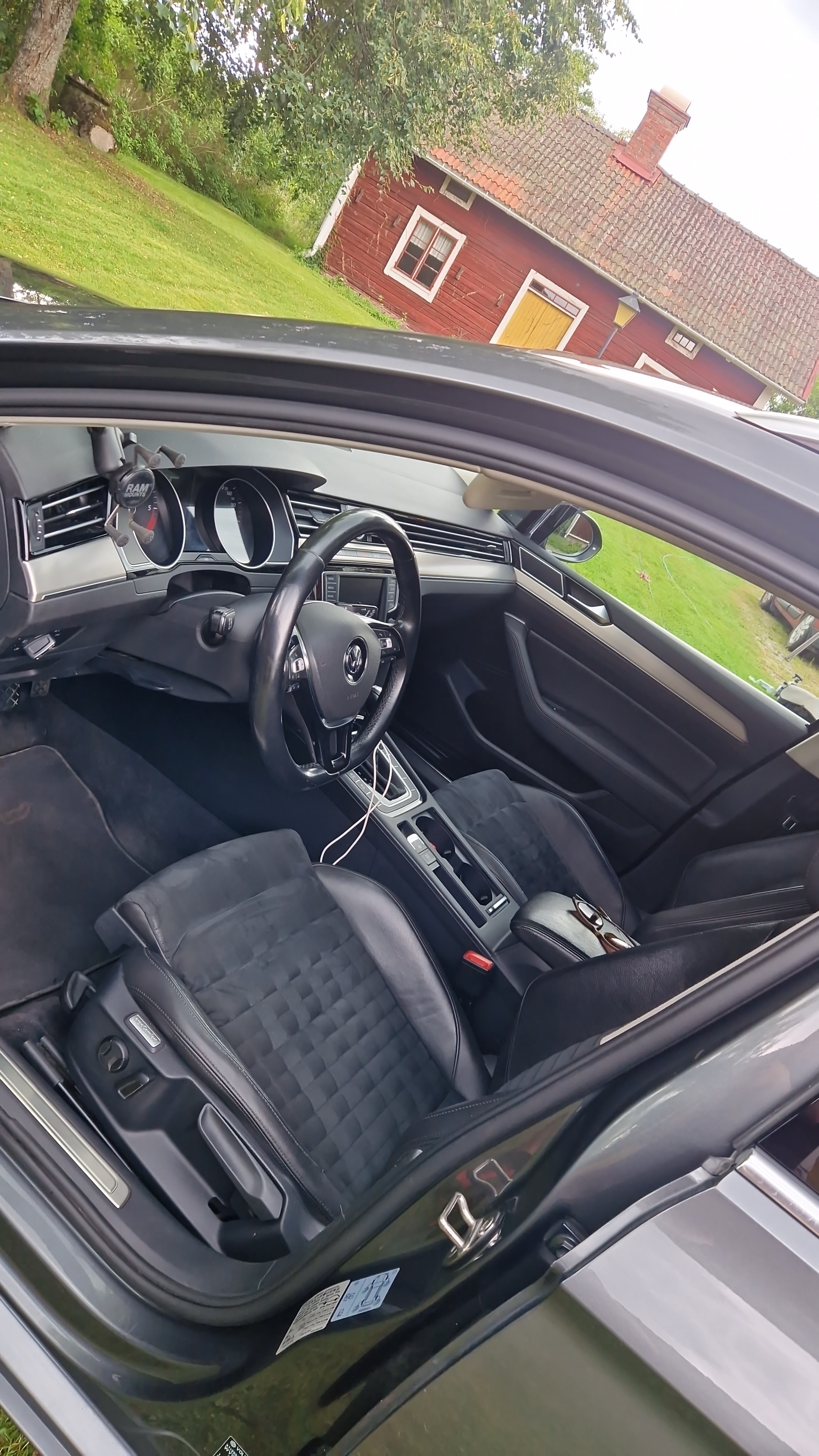 Volkswagen Passat 2016, bild 2/3
