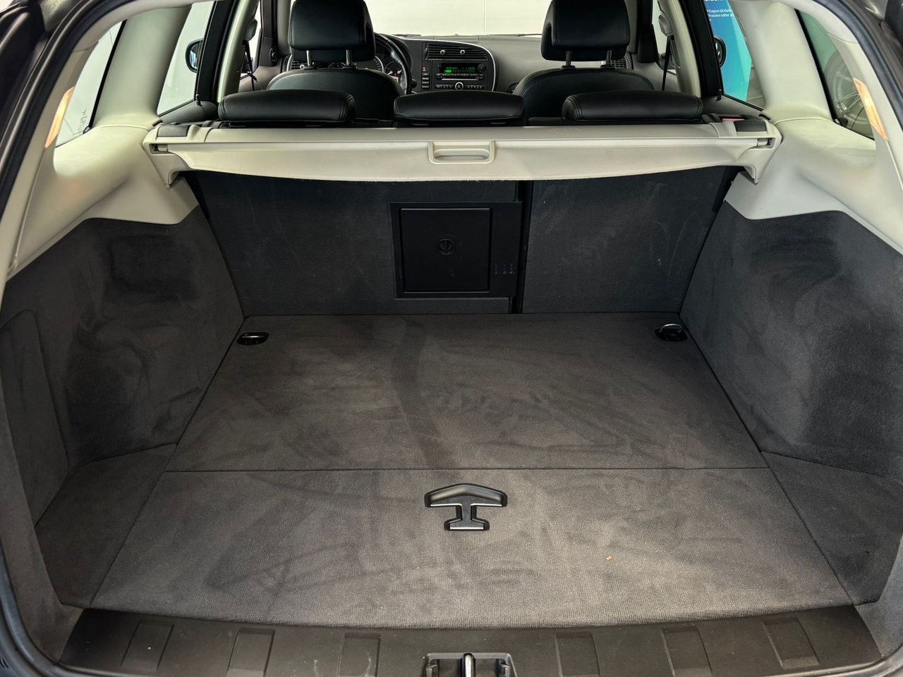 Saab 9-3 SportCombi 1.9 TiD Vector 2010, photo 7/10