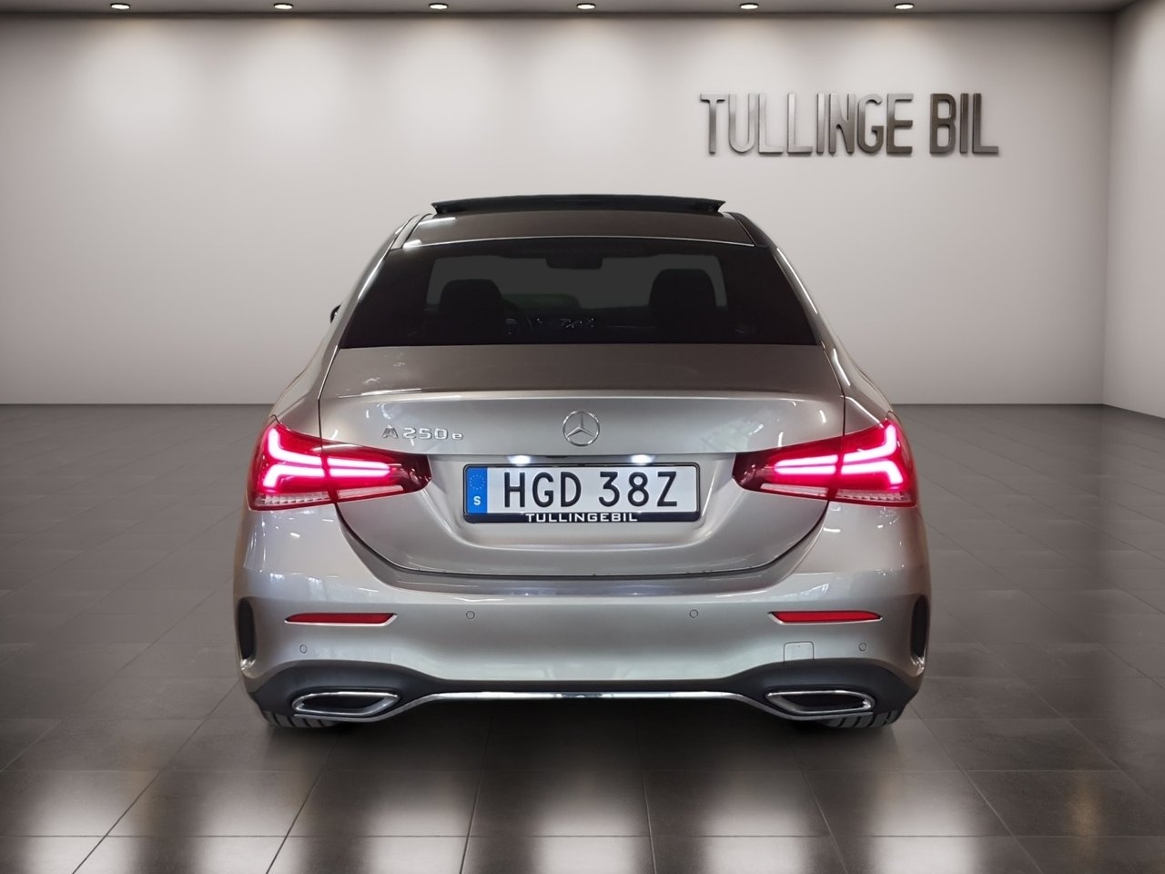 Mercedes-Benz A 250e Sedan AMG Läder 2021, photo 4/10