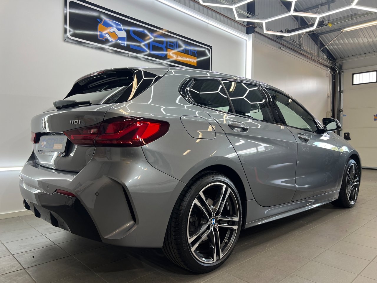 BMW 118 i Steptronic, 136hk M Sport 2024, bild 5/10