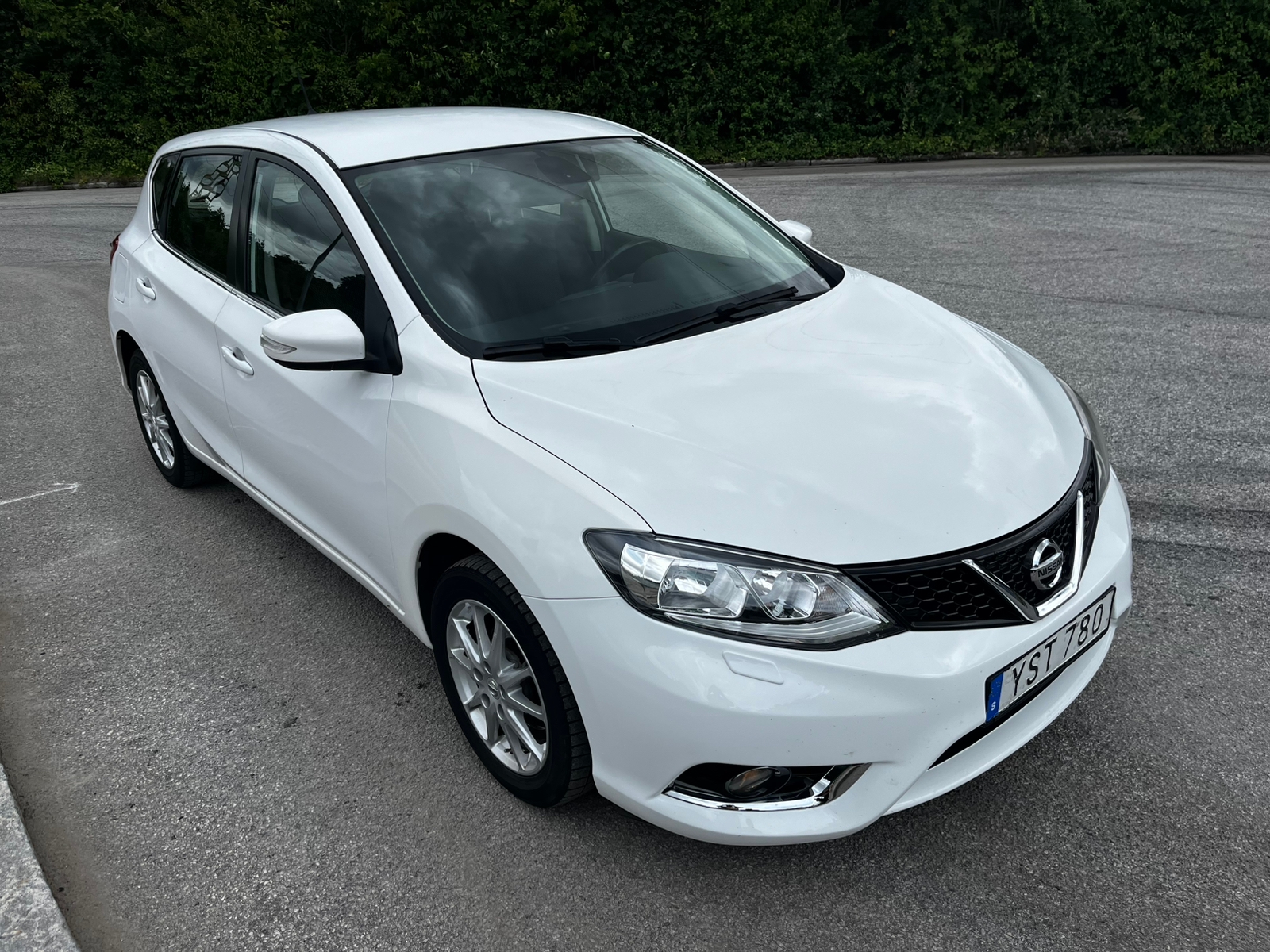 Nissan Pulsar 1.2 DIG-T XTRONIC-CVT 2017, bild 2/7