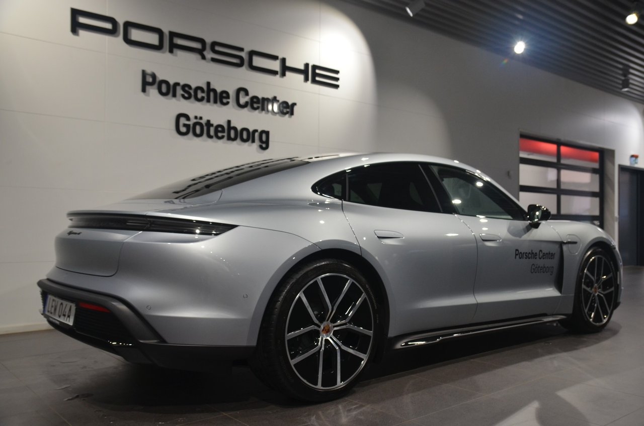 Porsche Taycan 4 Black Edition 2026, bild 4/10