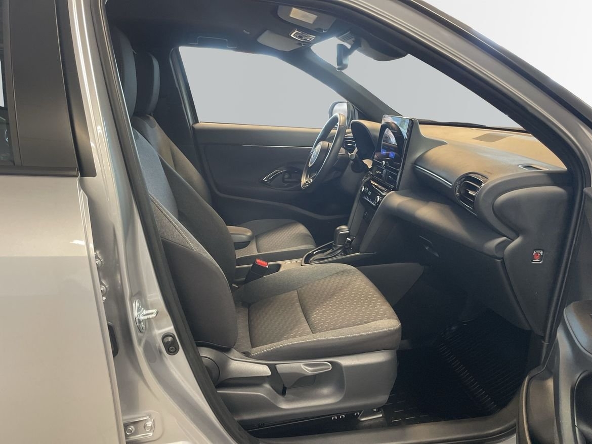 Toyota Yaris Cross 2025, bild 6/15