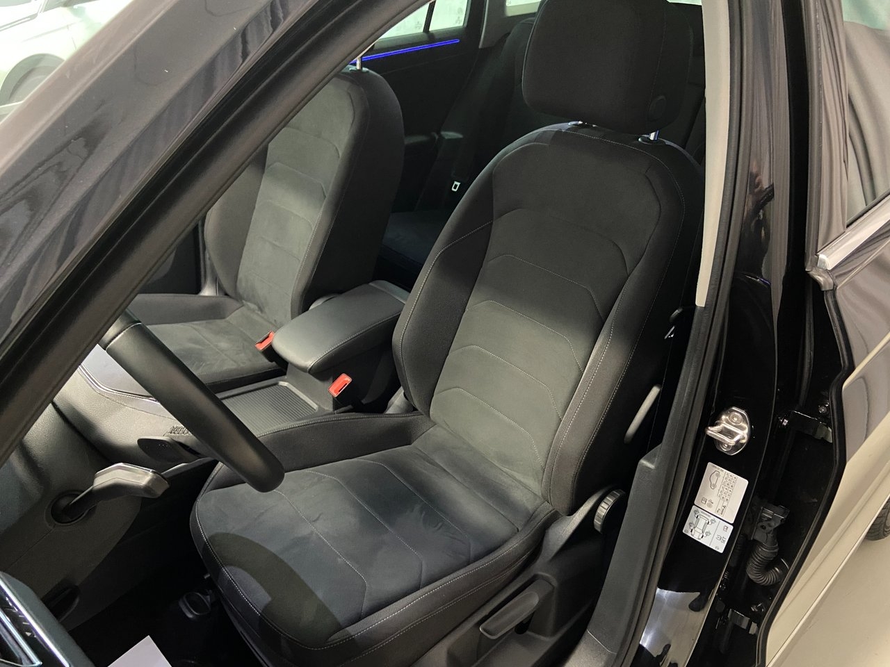 Volkswagen Tiguan 2023, bild 7/10