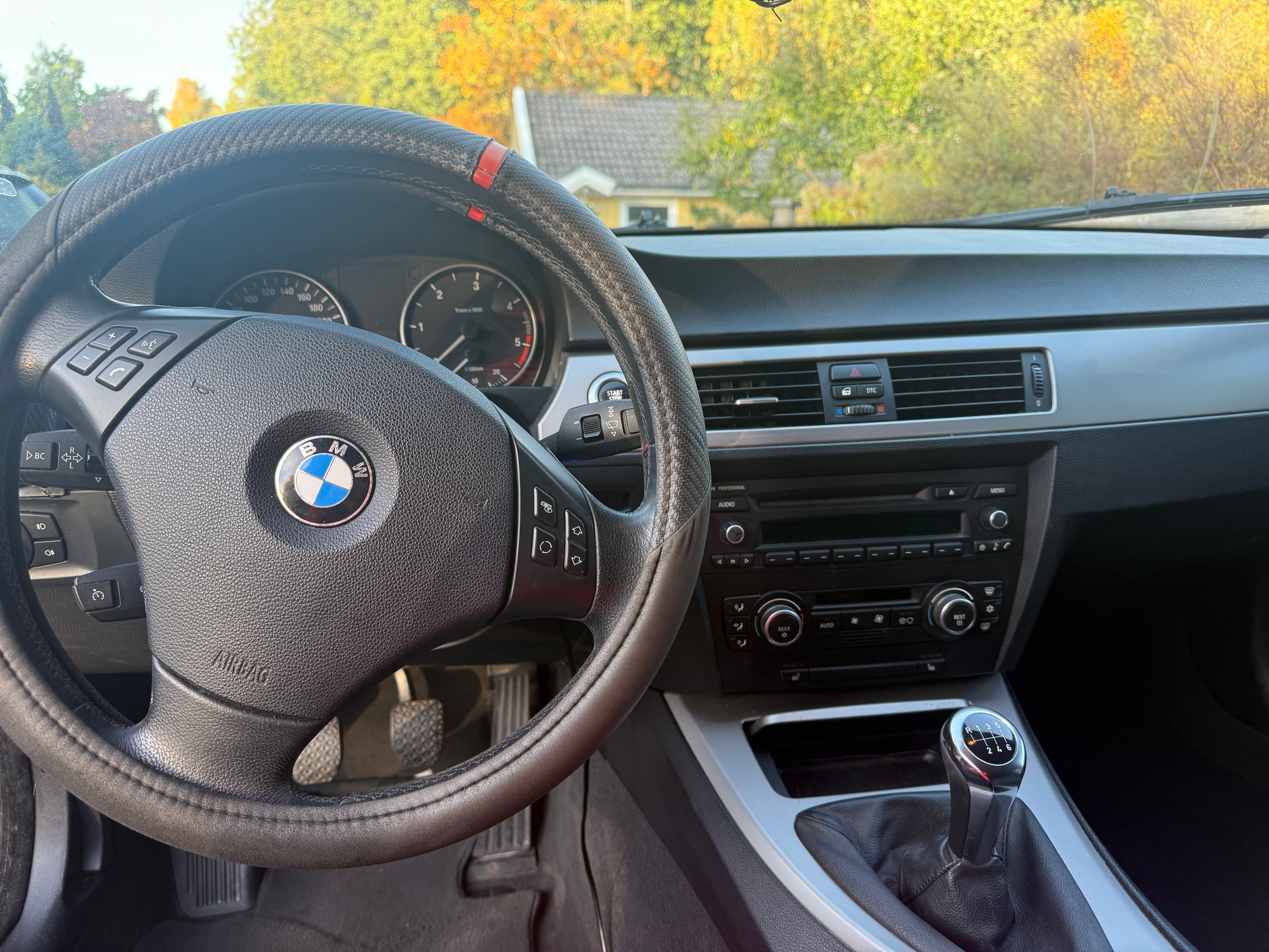 BMW 320d 2007, bild 5/6