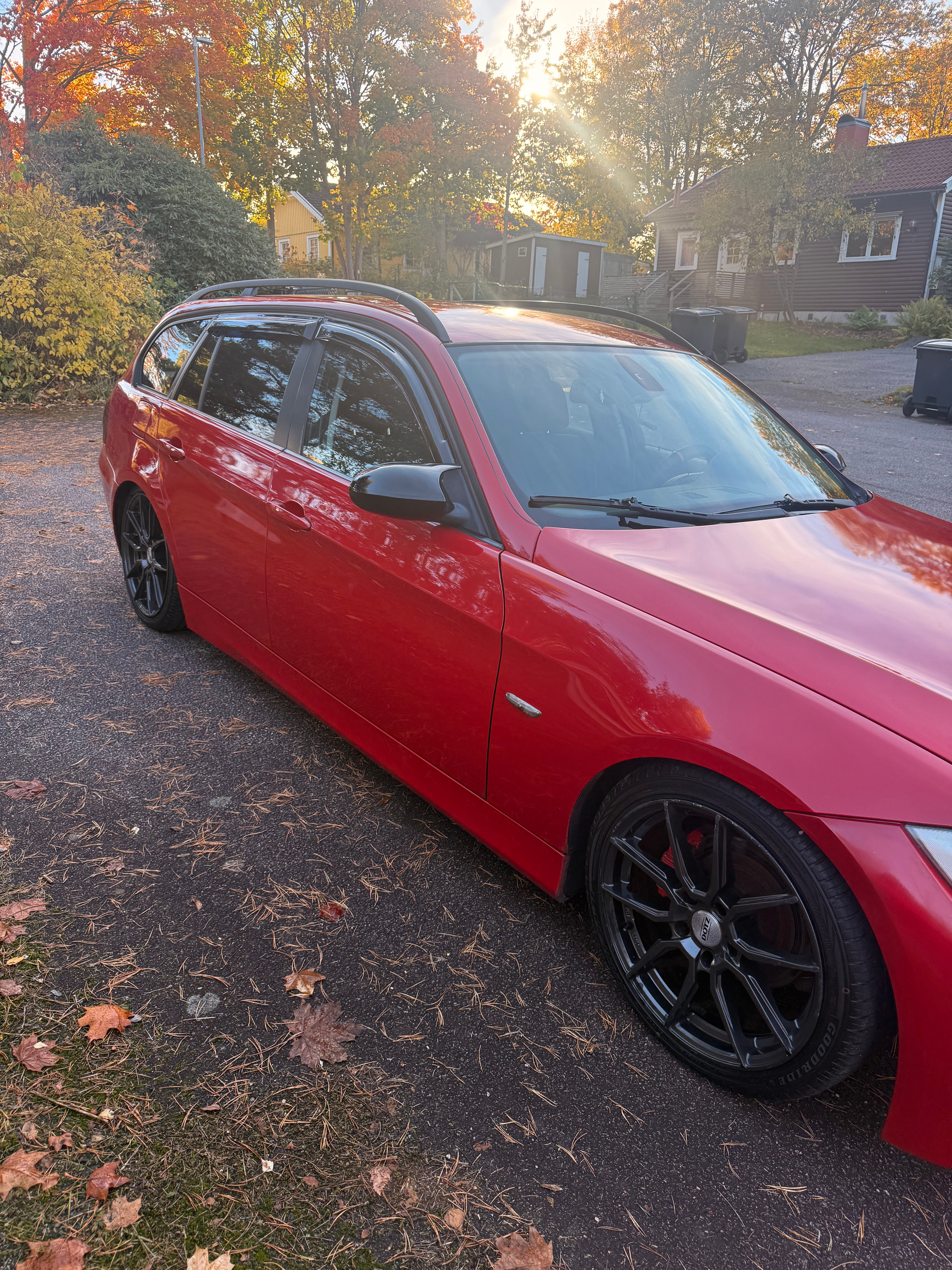 BMW 320d 2007, bild 2/6