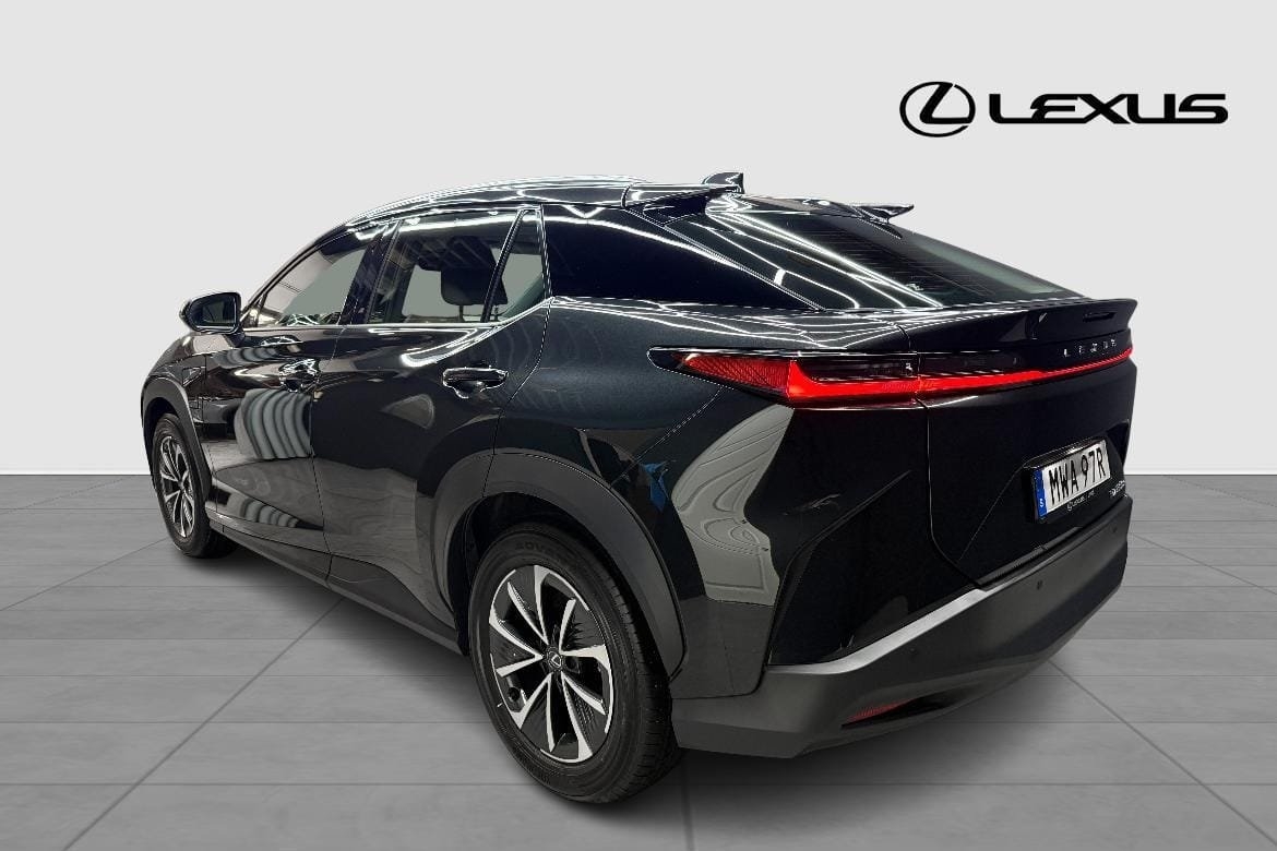 Lexus RZ 300E COMFORT V-HJUL 2025, photo 2/10