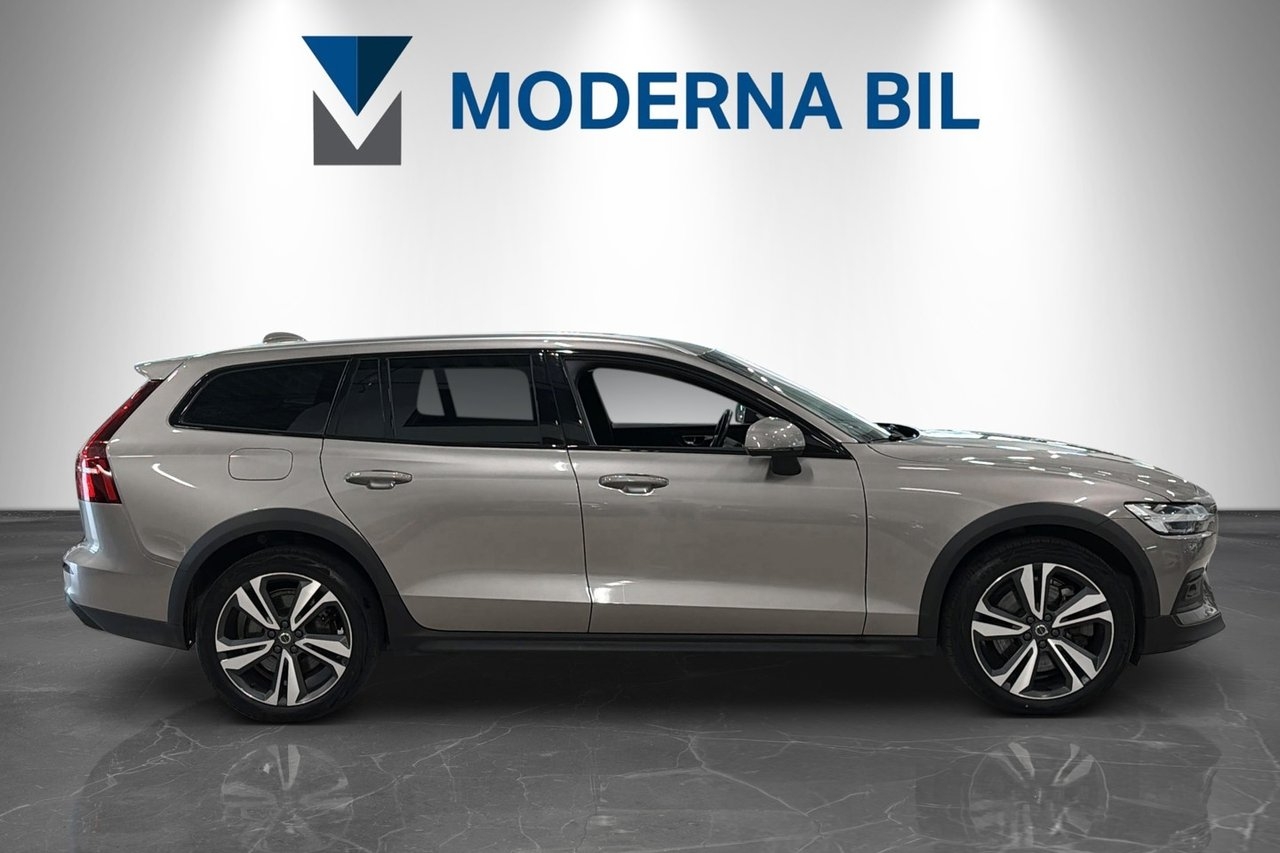 Volvo V60 Cross Country 2022, kuva 7/10