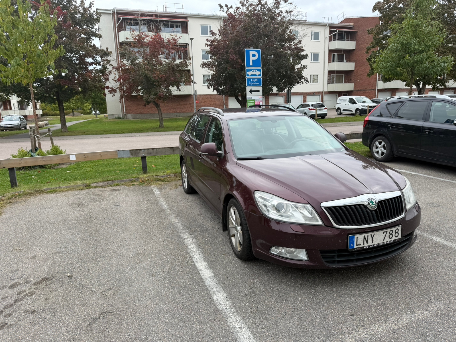 Skoda Octavia 2011, bild 2/4