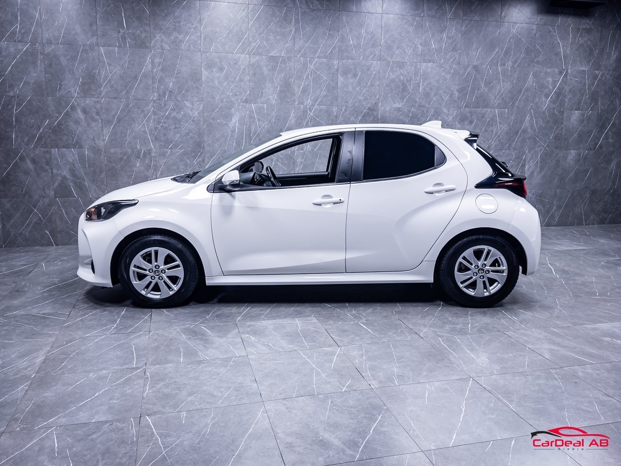 Toyota Yaris Hybrid CVT 116hk Active 2022, bild 4/10