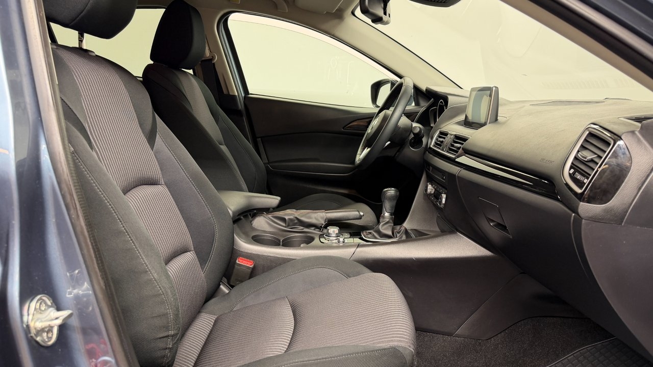 Mazda 3 Sport 2.0 120 HK Vision Lågmil 2015, bild 6/10
