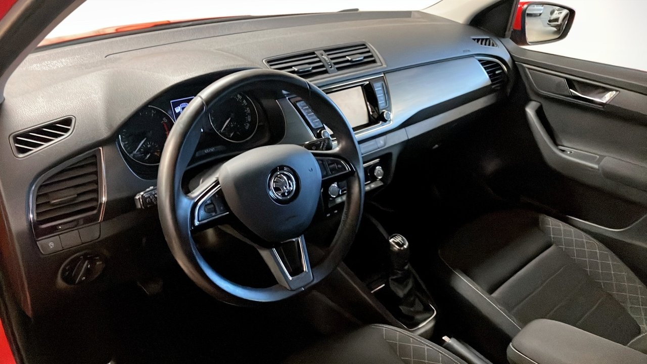Skoda Fabia Style TSI95 /P-sensorer bak 2018, bild 7/10
