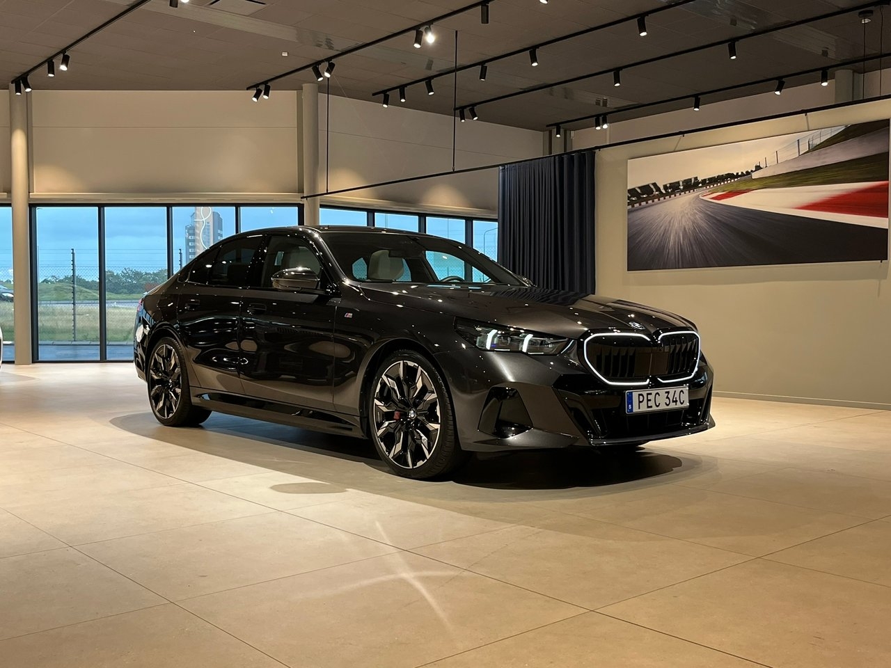 BMW 550 2025, kuva 3/23