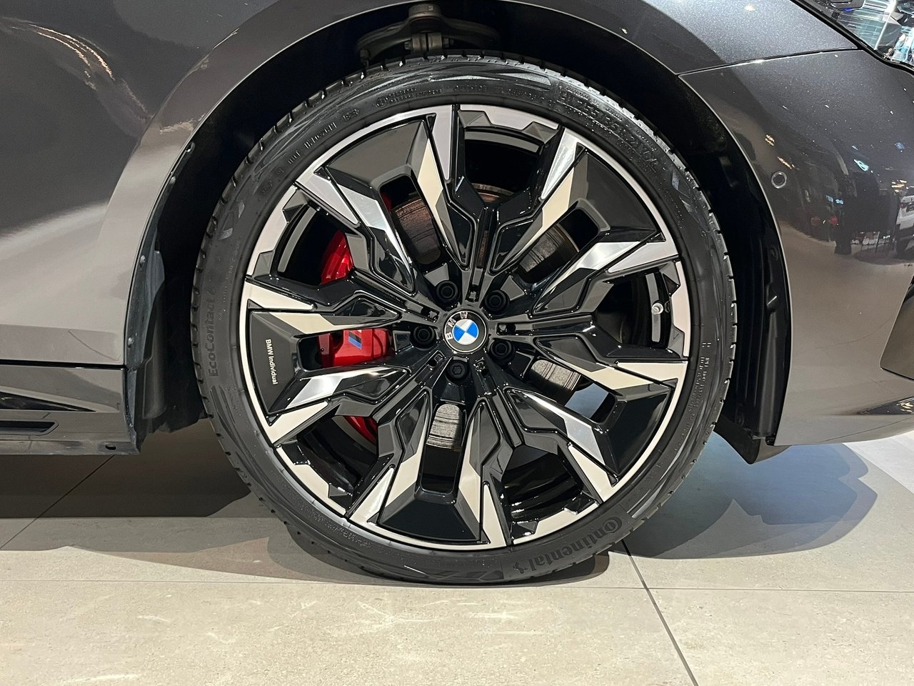 BMW 550 2025, kuva 7/23