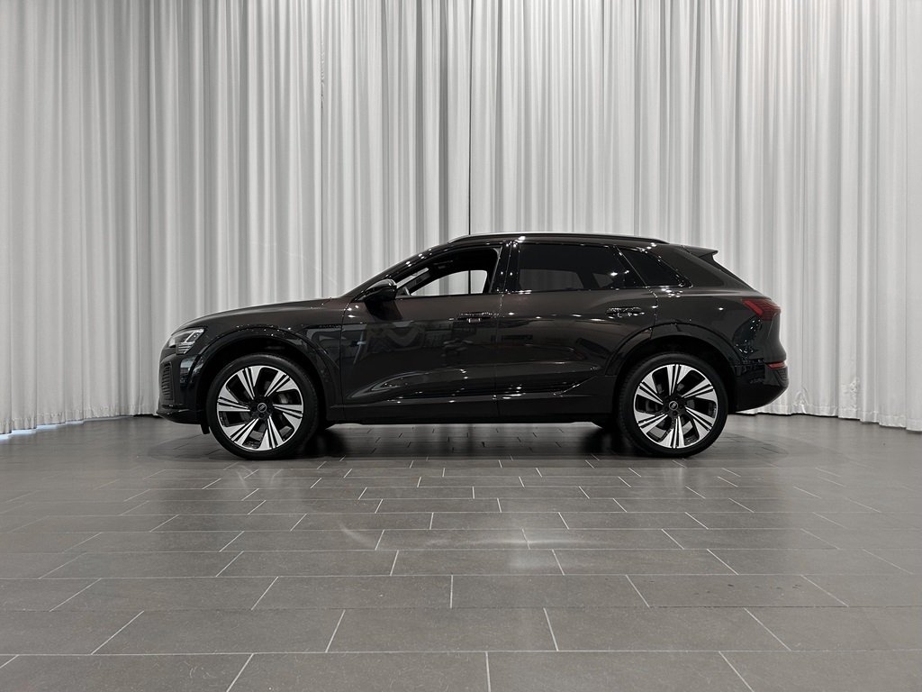 Audi Q8 e-tron 2024, photo 2/10