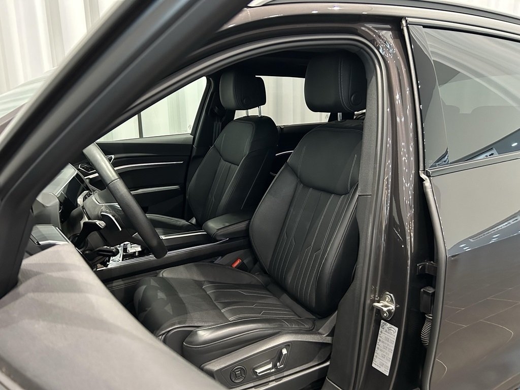 Audi Q8 e-tron 2024, photo 6/10