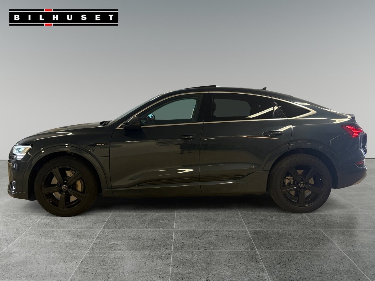 Audi e-tron 2022, photo 3/10