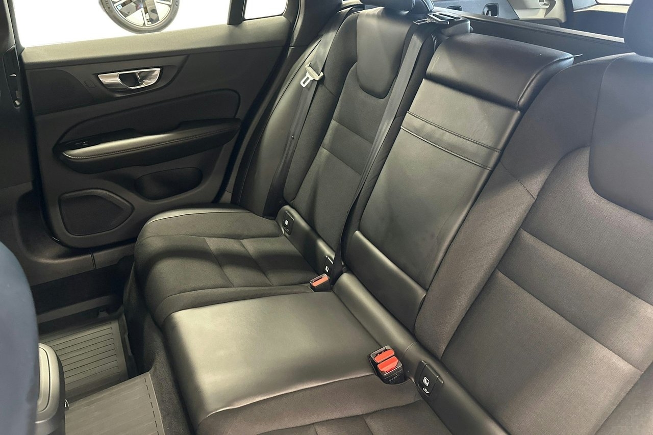 Volvo V60 2019, photo 6/19