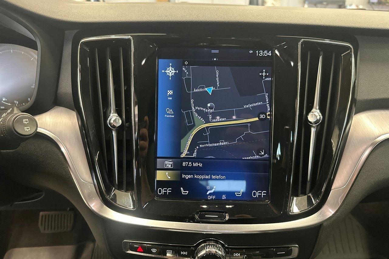Volvo V60 2019, photo 7/19